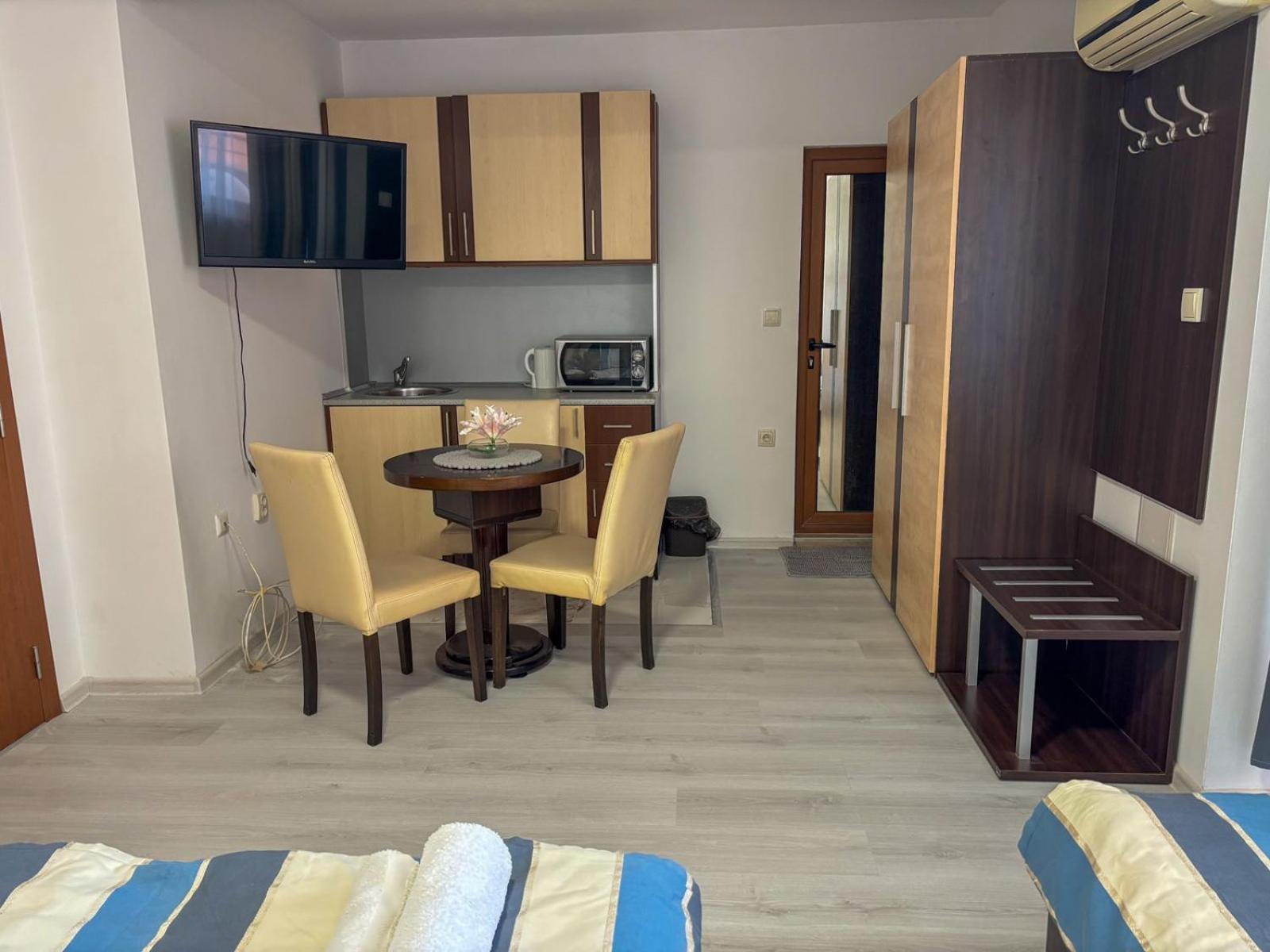 Marianas Guesthouse Обзор Экстерьер фото